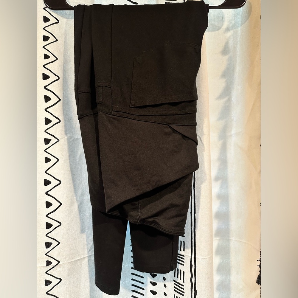 Size Large- Ingrid & Isabel Maternity black casual pants